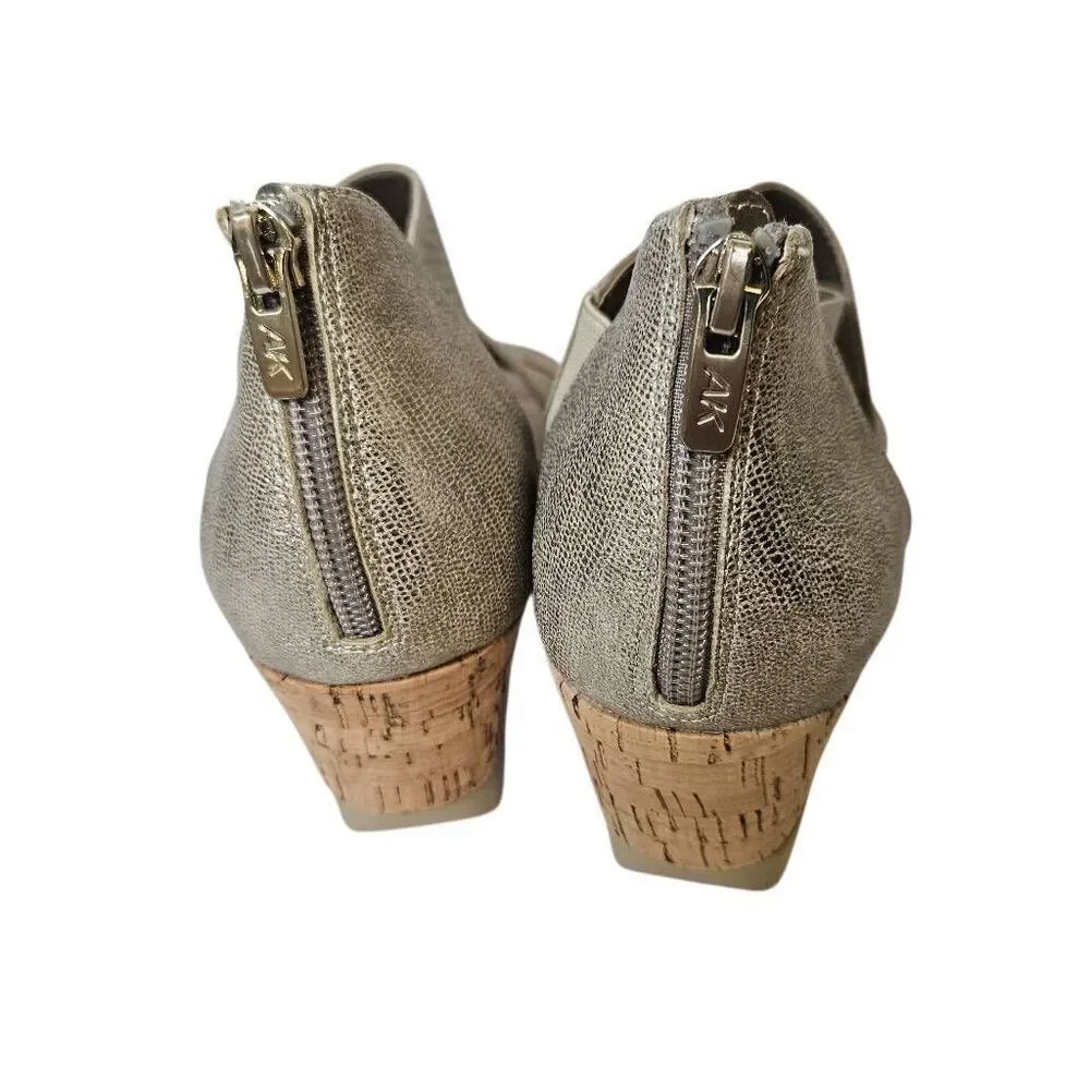 Anne Klein Poetic wedge sandals, sandals metalic. 10M. NWOT.